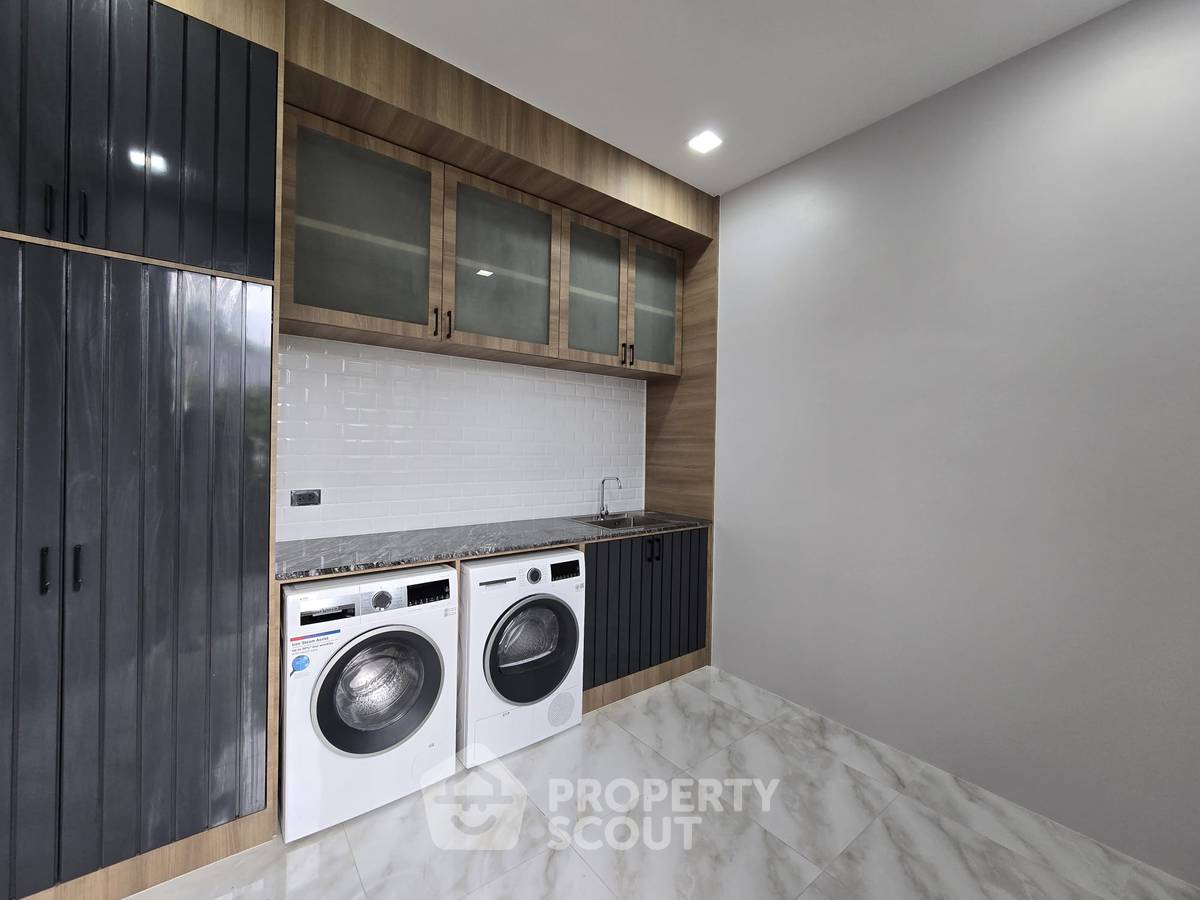รูป วิลล่า 3-ห้องนอน ที่ ปาล์มฮิลส์ กอล์ฟ คลับ แอนด์ เรสซิเดนซ์ ใกล้ เดอะ เวเนเซีย (ID 2880409) - รูปที่ 19/32