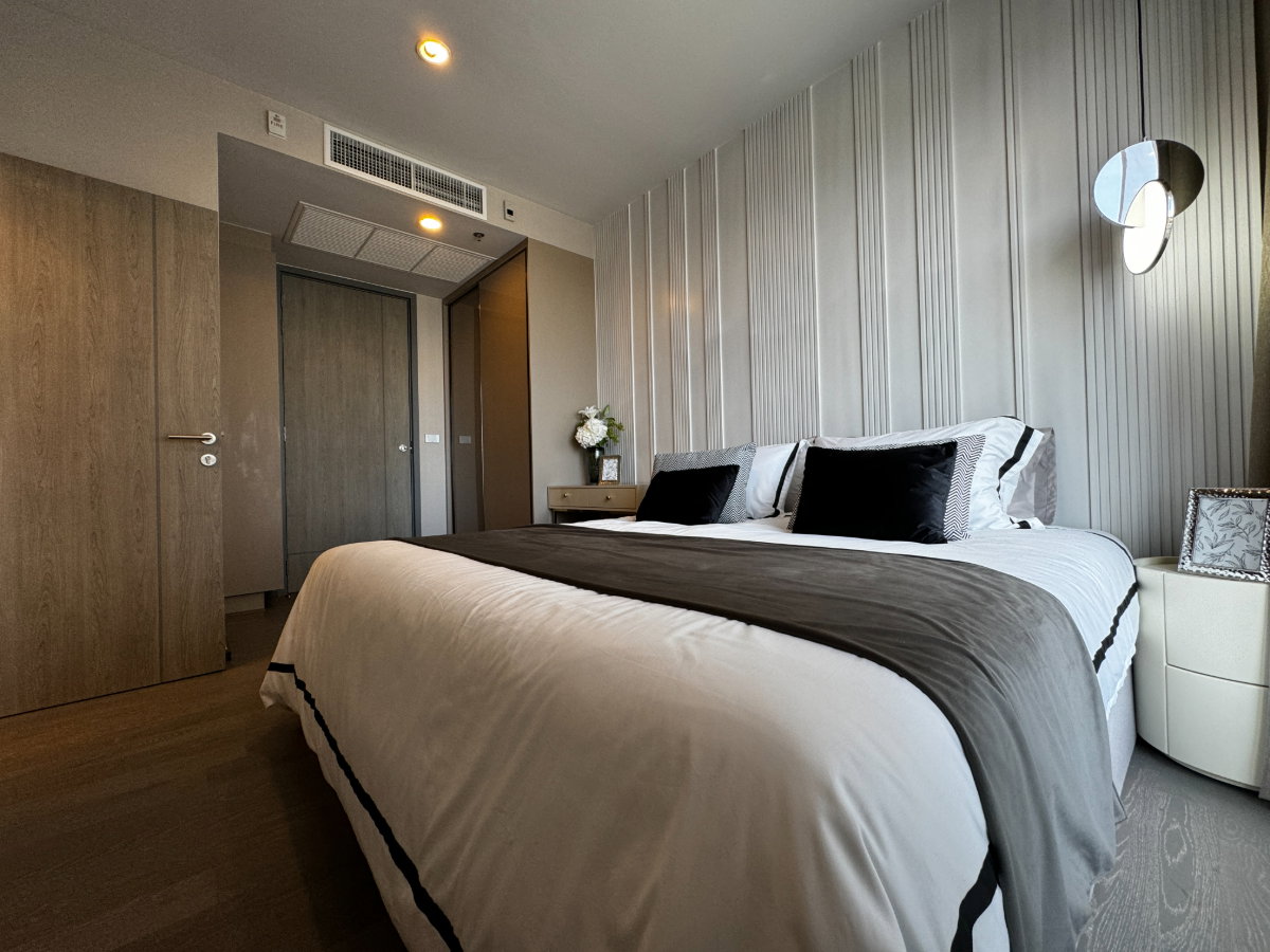 picture 2 bedroom facing the river and one bangkok ( free 4 times cleaning per month) - 9/22