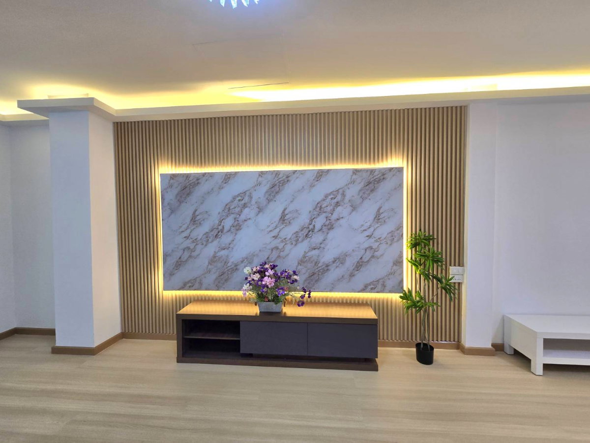 รูป ทาวน์เฮ้าส์ รีโนเวทใหม่ มีเทอเรสข้างหน้า สวยงาม หมู่บ้านทหารกองหนุน รามอินทรา109  ซอยพระยาสุเรนทร์28 ซ.2 บางชัน คลองสามวา ใกล้รถไฟฟ้า - รูปที่ 16/38