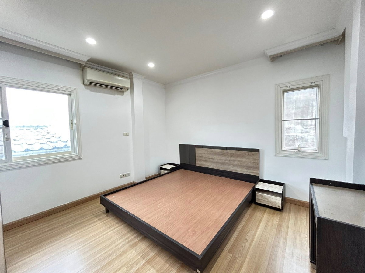 รูป WS7402 🏡🔥 บ้านเดี่ยวหรู 3 ชั้น ประชาราษฎร์บำเพ็ญ 10 ใกล้ MRT ห้วยขวาง เพียง 70,000 บาท / เดือน - รูปที่ 12/19