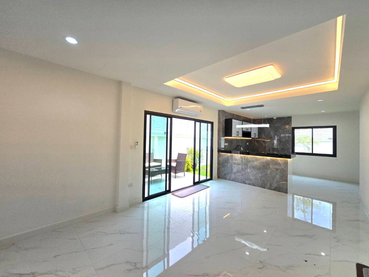 รูป บ้านเดี่ยวหลังใหญ่ กว้างมาก ทำเลดี หมู่บ้าน อยู่เย็น หลังมุมใน ซอยรามอินทรา 34 แยก 20 บางเขน แถมเฟอร์, แอร์ - รูปที่ 32/53
