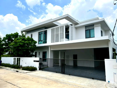 เช่าบ้านเดี่ยว สมุทรปราการ : ให้เช่า: บ้านเดี่ยวหรู มัณฑนา บางนา กม.15, 4 ห้องนอน, 5 ห้องน้ำ, 1 ห้องแม่บ้าน, 4 จอดรถ