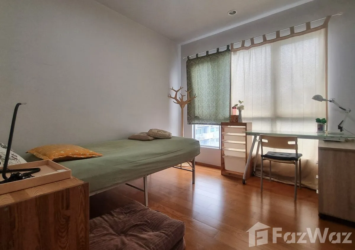 picture Hive Taksin 6249788 - 3/15