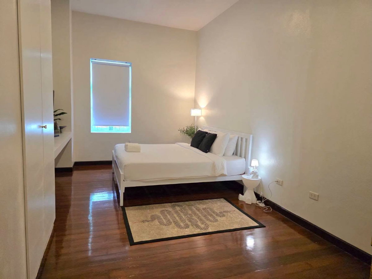 picture Experience Timeless Elegance at this 100-Year-Old Heritage Home in Surawong! 🏛️ - 18/22