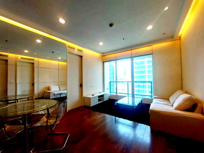 Condos for sale : For Sale: The Address Chidlom 16th Floor, Building A 72 sq.m. 2 Bedrooms, 2 Bathrooms Fully furnished with complete electrical appliances.