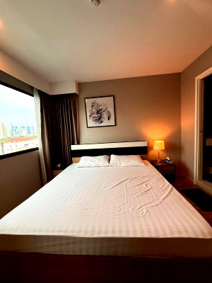 คอนโดให้เช่า : Blossom Condo @ Sathorn - Charoenrat ห้องสวย ราคาดี สอบถามเพิ่มเติมได้ที่ Line @condorental