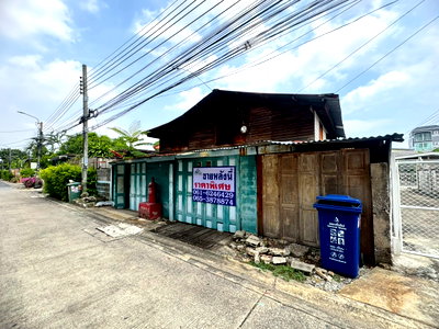 เช่าที่ดิน บางนาเหนือ : ให้เช่าที่ดินซอยอุดมสุข 28 พร้อมบ้านไม้ **ใกล้ BTS อุดมสุข เดินทางสะดวกสุดๆ** (N.2064)