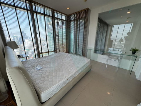🎉 ขายคอนโด เดอะ ริเวอร์ อาคาร 1 ชั้น 36 Duplex 2 ห้องนอน ขนาด 136 ตรม ใกล้ เสนาเฟส