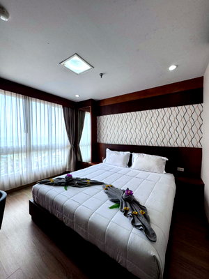 Condos for sale : Luxury condo for sale, Ladda Condo View, Sriracha. High floor, sea view, great price.