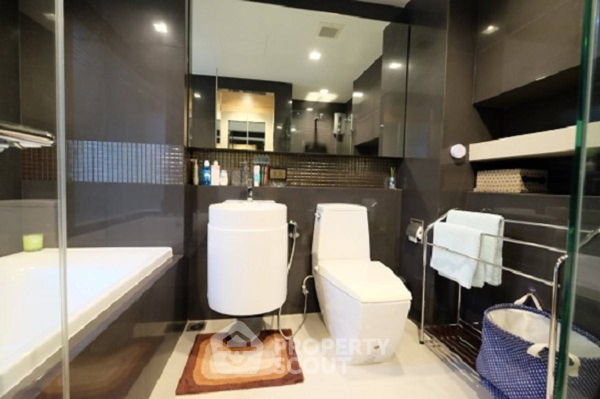 รูป คอนโด 2-ห้องนอน ที่ ริธึ่ม สาทร ใกล้ BTS สะพานตากสิน (ID 2768386) - รูปที่ 9/10