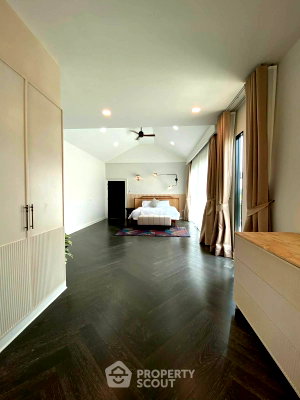Houses for rent : 4-BR Villa close to Pattaya (ID 2878725)