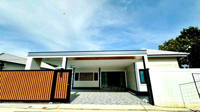 เช่าบ้านเดี่ยว ชลบุรี : บ้านพลูวิลล่า 4 นอน 4 น้ำ ให้เช่า