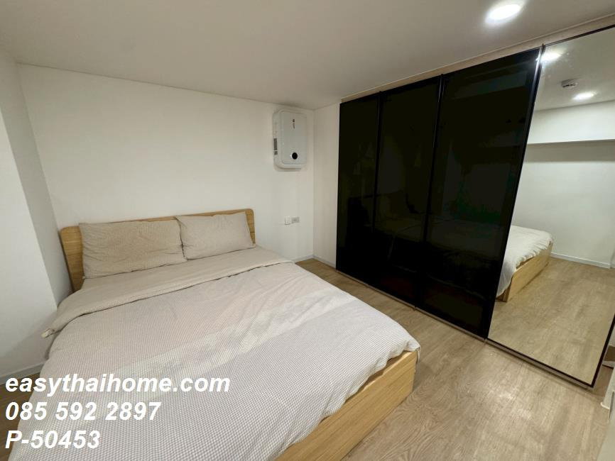 รูป P-50453 — ให้เช่าคอนโดหรู Duplex ฝ้าเพดานสูง วิวเมืองสวย - Landmark @MRTA Station ราคา 17,000 บาท โทร 085-592-2897 Line: @easythaihome - รูปที่ 9/11