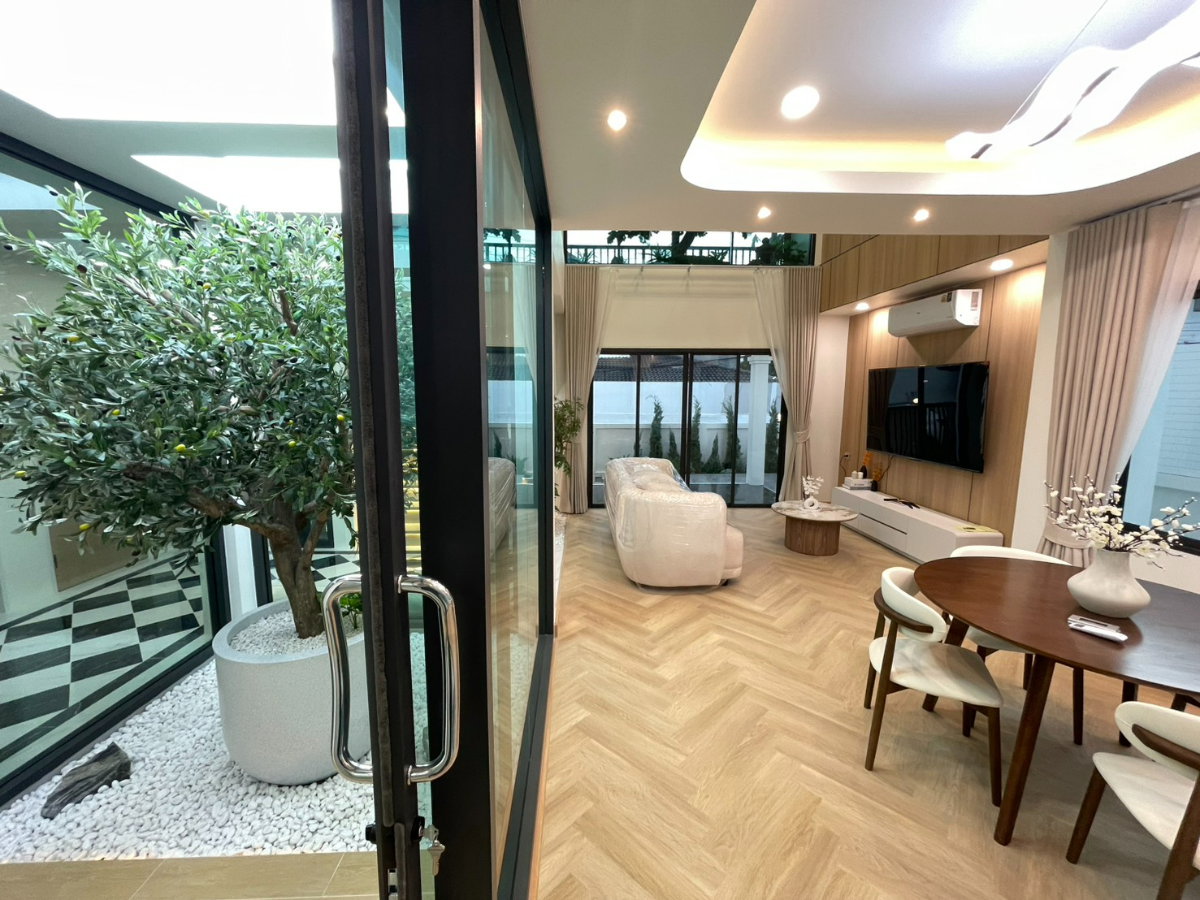 รูป ขายบ้านเดี่ยวหลังมุม : ซอยนวมินทร์ 127 เนื้อที่ 66 ตารางวา พื้นที่ใช้สอย 350 ตารางเมตร 3 ห้องนอน 3 ห้องน้ำ 6 ที่จอดรถ - รูปที่ 8/22