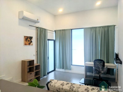 Shophouses for rent Saphan Sung : Sammakorn Village | Spacious Modern 1+1 Bed  Apartment