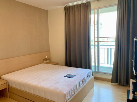 Condo for rent, 0 meters from MRT Ratchadaphisek, RHYTHM Ratchada, larger room, 46 sq m., near Rama 9, just 8 minutes.