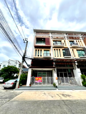 โฮมออฟฟิศ กรุงเทพมหานคร :  For Sale | ขายทาวน์โฮม 3 ชั้น รีโนเวทใหม่ RK Office Park มีนบุรี 💼 เหมาะทำ Home Office / อยู่อาศัย