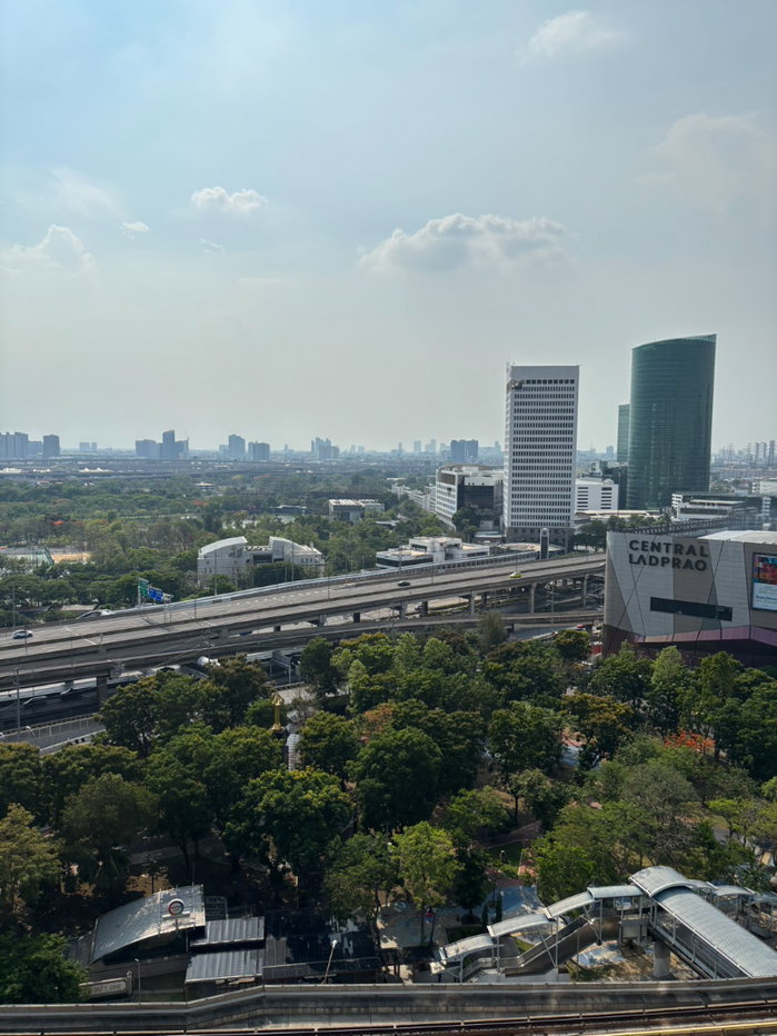 picture ✨🦄Spacial Deal 🦄✨ The Crest Park Residences - 9/16