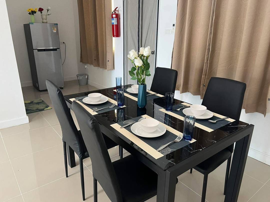 รูป 🏡 ให้เช่าทาวน์โฮม ในโครงการคุณภาพ เดินทางสะดวก ใกล้ทุกอย่าง ใกล้โรงเรียนนานาชาติ พร้อมเฟอร์นิเจอร์ครบชุด - รูปที่ 3/10
