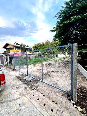 Land for sale Chaeng Watthana Road : land 138 sq.w., good location, next to Chaeng Watthana Government Center, Soi TK Palace Hotel, convenient 