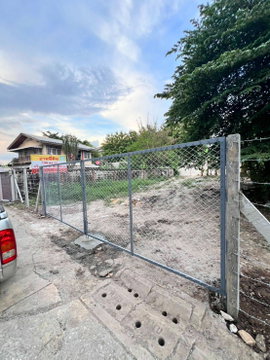 land 138 sq.w., good location, next to Chaeng Watthana Government Center, Soi TK Palace Hotel, convenient