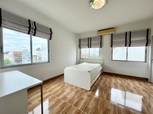 รูป  For Sale | ขายทาวน์โฮม 3 ชั้น รีโนเวทใหม่ RK Office Park มีนบุรี 💼 เหมาะทำ Home Office / อยู่อาศัย - รูปที่ 36/51
