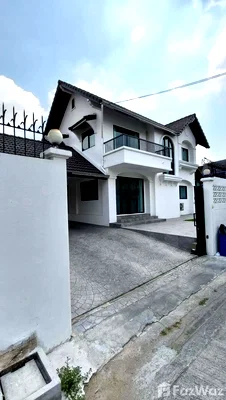Houses for sale Bangkok : 3 Bedroom House for sale in Sam Sen Nok, Bangkok  6252185