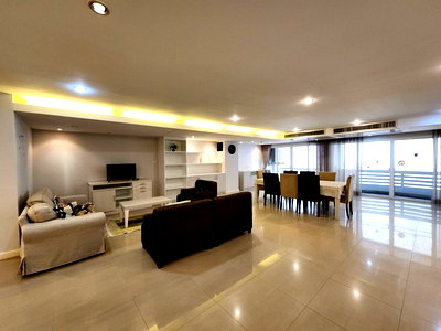 Condos for sale BTS Ekkamai : FOR SELL : Le Premier II 4 bedrooms Duplex type Condominium for Sale in Sukhumvit 59 near BTS Thongl