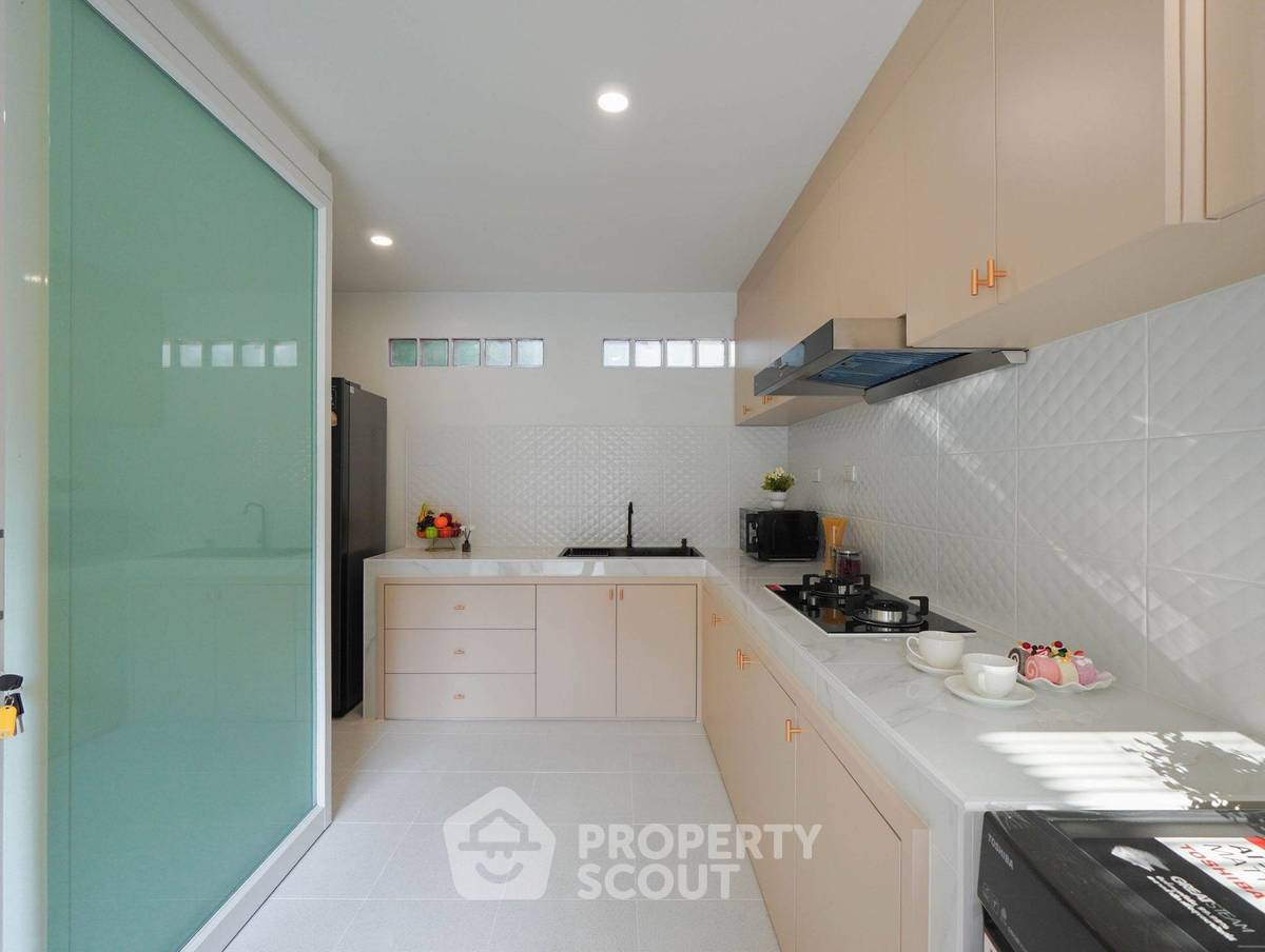 รูป คอนโด 3-ห้องนอน ที่ บ้านสวนลลนา-สวนหลวง ใน ดอกไม้ (ID 2881419) - รูปที่ 21/39
