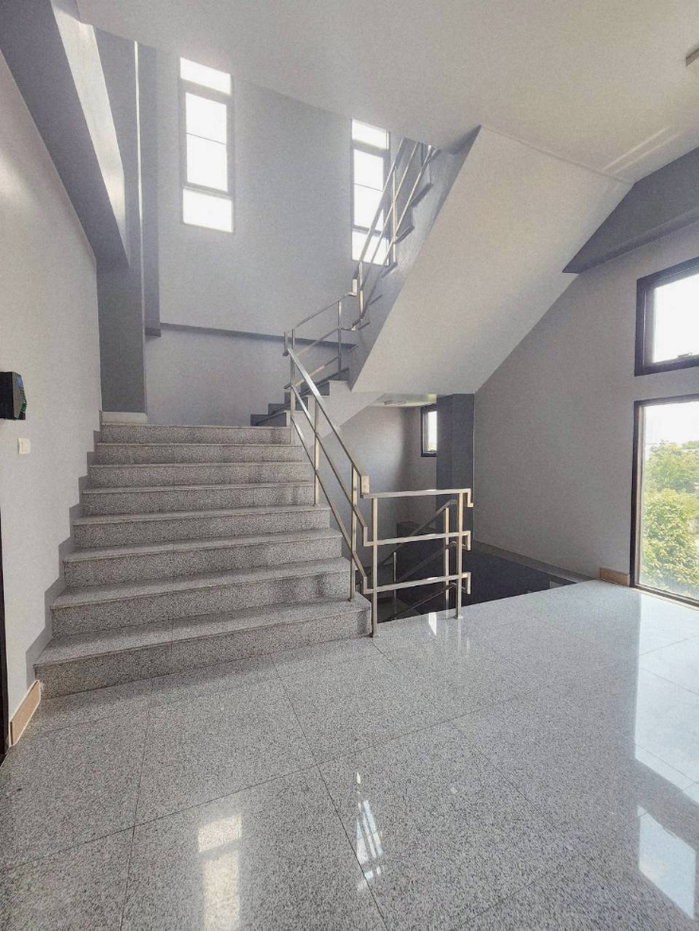 picture 4-storey office, located at Pak Kret Tiwanon - 14/30