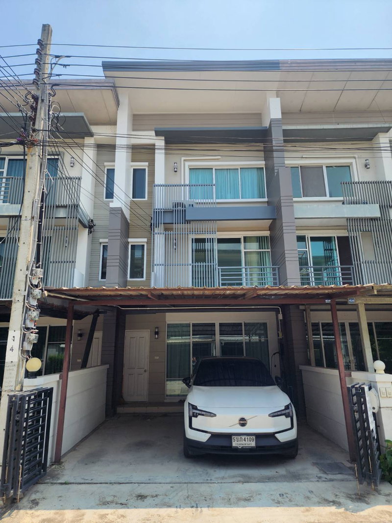 ขายทาวน์โฮม : 🤝 เจ้าของขายเอง! ทาวน์โฮม 3 ชั้น Town Avenue กรุงเทพกรีฑา 7 สภาพมือหนึ่ง