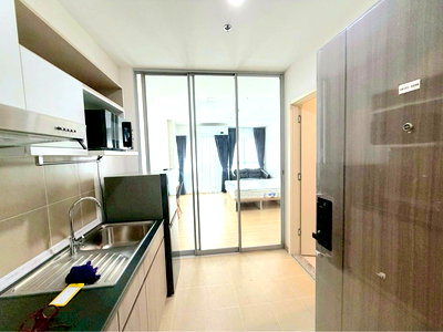 Condos for rent : High Floor Condo for Rent Near BTS Pu Chao | Only 200m Away
