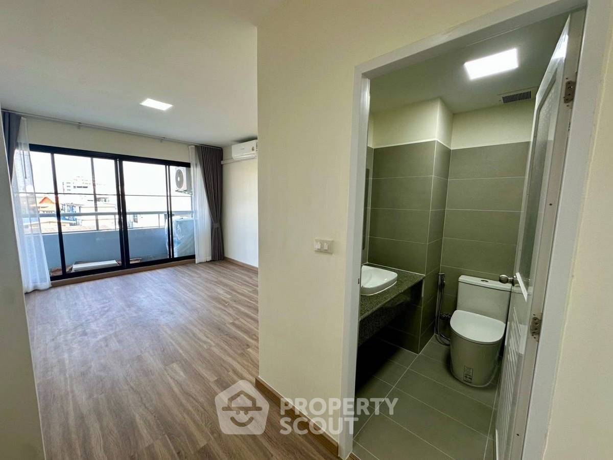 รูป คอนโด 2-ห้องนอน ที่ การ์เด้น คอร์ท คอนโดมิเนียม ใน ราษฏร์บูรณะ (ID 2883545) - รูปที่ 9/14