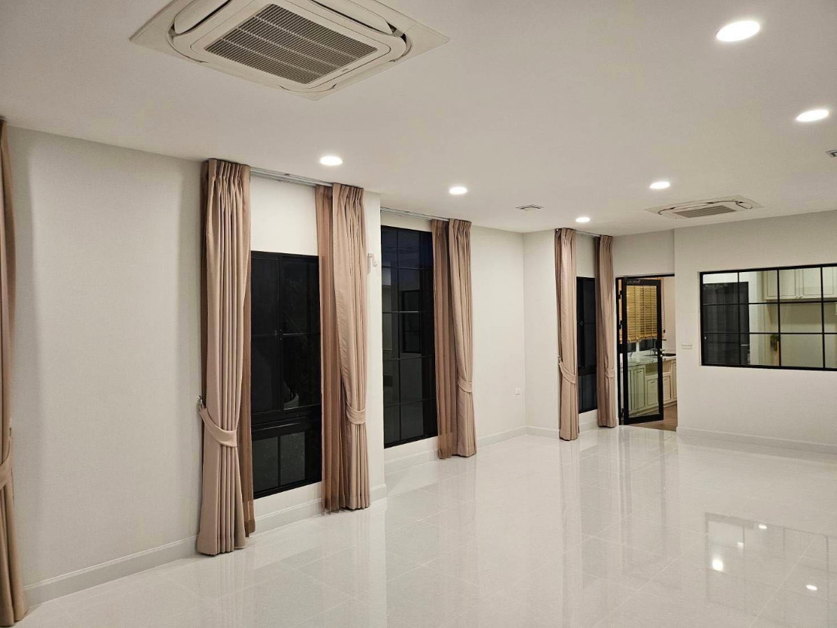 รูป บ้านเดี่ยวหรู 4 นอน | รองรับ Expat | เลี้ยงสัตว์ได้ - รูปที่ 23/33
