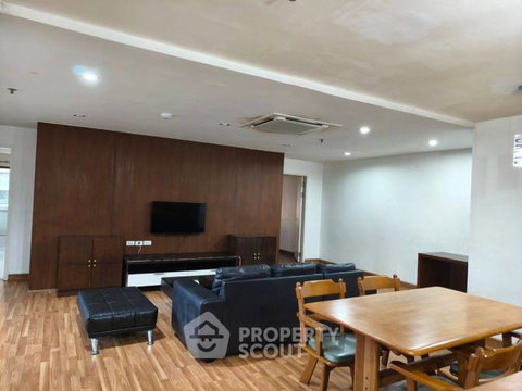 2-BR Condo at Baan Suanpetch Condominium near BTS Phrom Phong (ID 2881084)