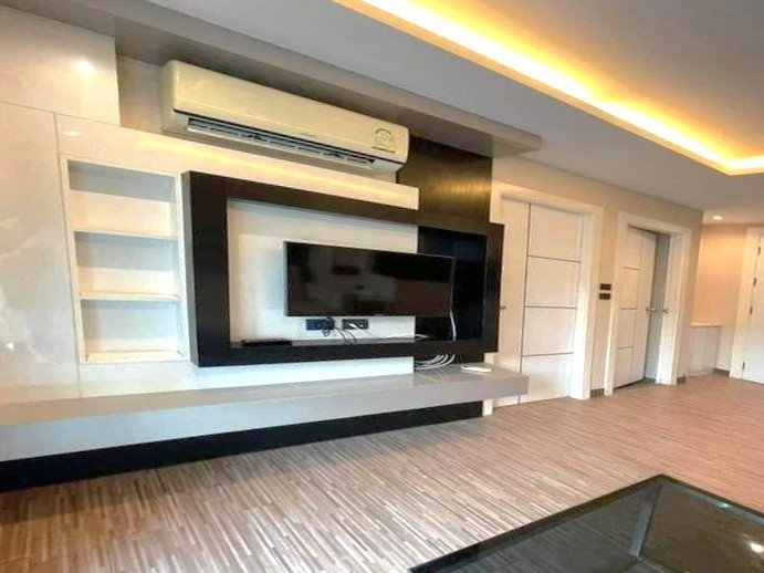 รูป The Blue Residence Condo for Sale Pattaya Tenant Included - รูปที่ 2/6