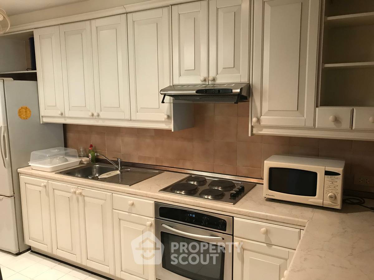 รูป คอนโด 3-ห้องนอน ที่ สาธร การ์เด้นส์ ใกล้ MRT สีลม (ID 2884960) - รูปที่ 3/15