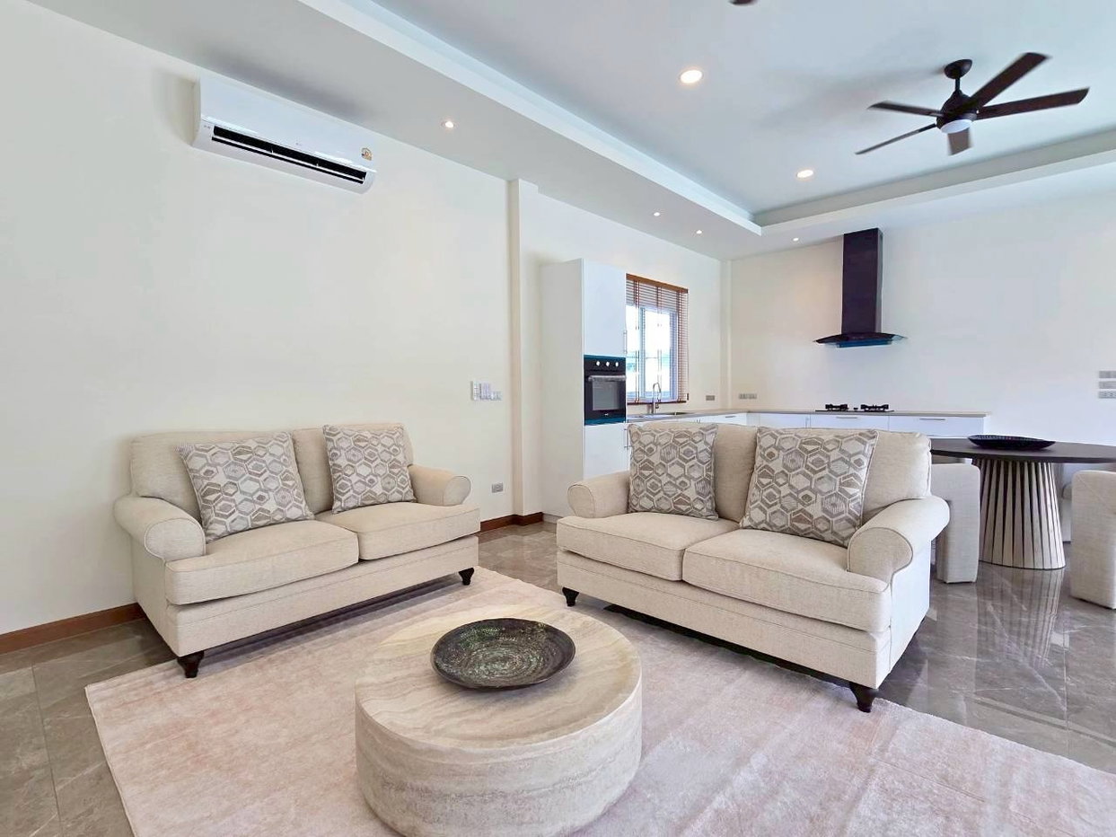 รูป Modern Pool Villa for Sale Near Mabprachan East Pattaya - รูปที่ 5/17