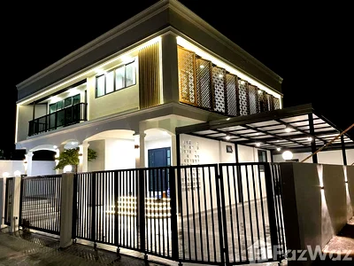 Houses for sale Bangkok : 3 Bedroom House for sale in Khlong Kum, Bangkok  6252693