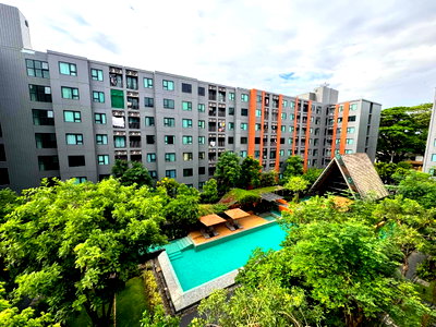 Condos for rent 700 Year Sports Arena Chiang Mai : 🏢 Condo for Rent at Escent Ville Chiang Mai | Pool View – 12,000 THB 🧡