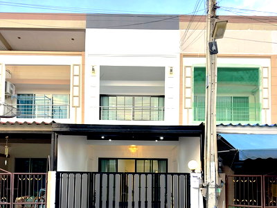ทาวน์โฮม ชลบุรี : Townhouse for Sale East Pattaya Newly Renovated Move In Ready