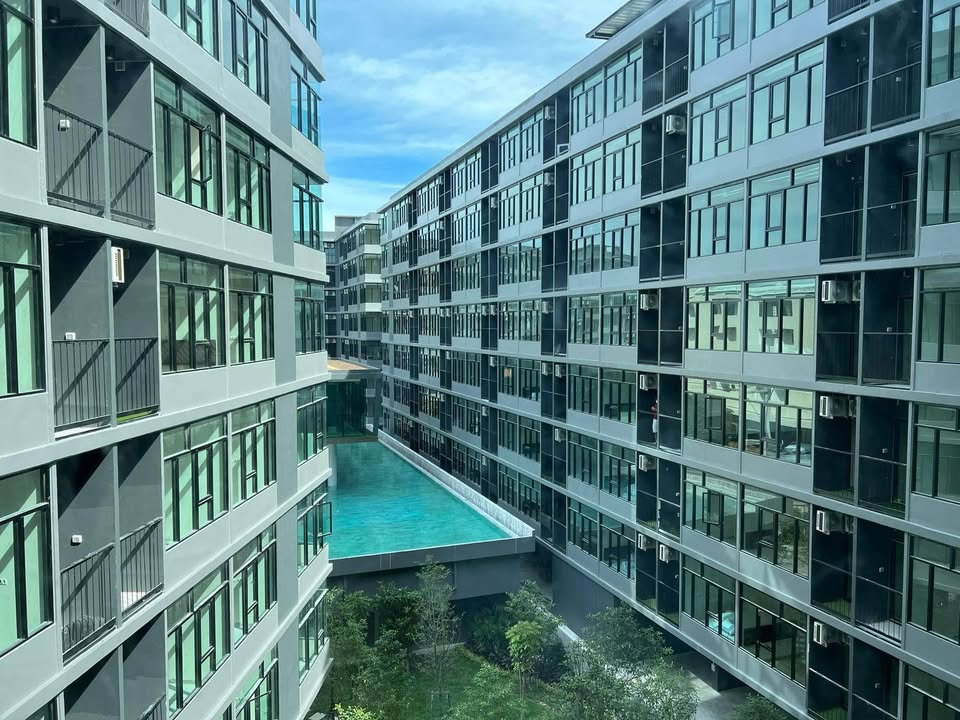 รูป 𝗧𝗵𝗲 𝗜𝗻𝗱𝗲𝗲𝗱 𝗖𝗼𝗻𝗱𝗼 𝗨𝗿𝗯𝗮𝗻 𝗦𝗿𝗶𝗿𝗮𝗰𝗵𝗮 ตึกA ชั้น5 วิวสระ 🎀 <แอดไลน์เท่านั้น> - รูปที่ 9/9