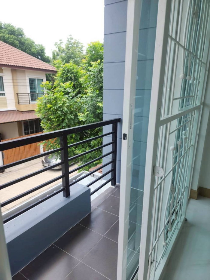 รูป บ้านแฝด  หนองจอก  เชื่อมสัมพันธ์  หมู่บ้านเต็มสิริวิลเลจ นัดชมบ้าน 085-318-6868 คุณวา - รูปที่ 20/25