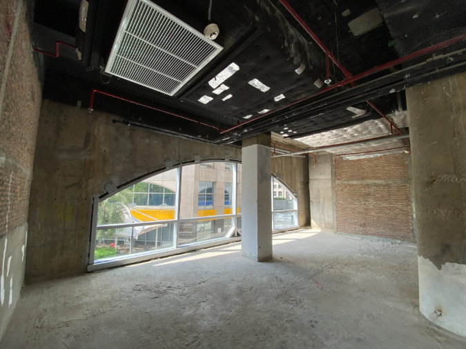 picture Commercial space in Langsuan, suitable for various business types. - 5/8
