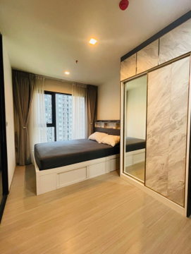 S32 Condo for rent: Life Asoke Hype. Brand new unit, fully furnished and ready to move in. Furniture and appliances included.