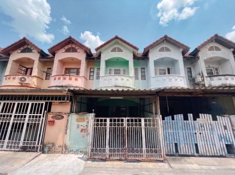 🏡 ทาวน์เฮ้าส์ 2 ชั้น "หมู่บ้านเบญจศิริ เพชรเกษม 91" เพียง 1.43 ล้าน 