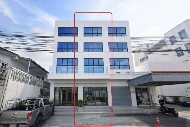 รูป ใกล้แฮปปี้แลนด์300ม. อาคาร 3.5ชั้น ให้เช่า เดอะมอลล์ บางกะปิ 700ม. รถไฟฟ้าสายสีเหลืองบางกะปิ 650 ม. ถนนลาดพร้าว 117-121 2นอน 3ห้องน้ำ - รูปที่ 8/8