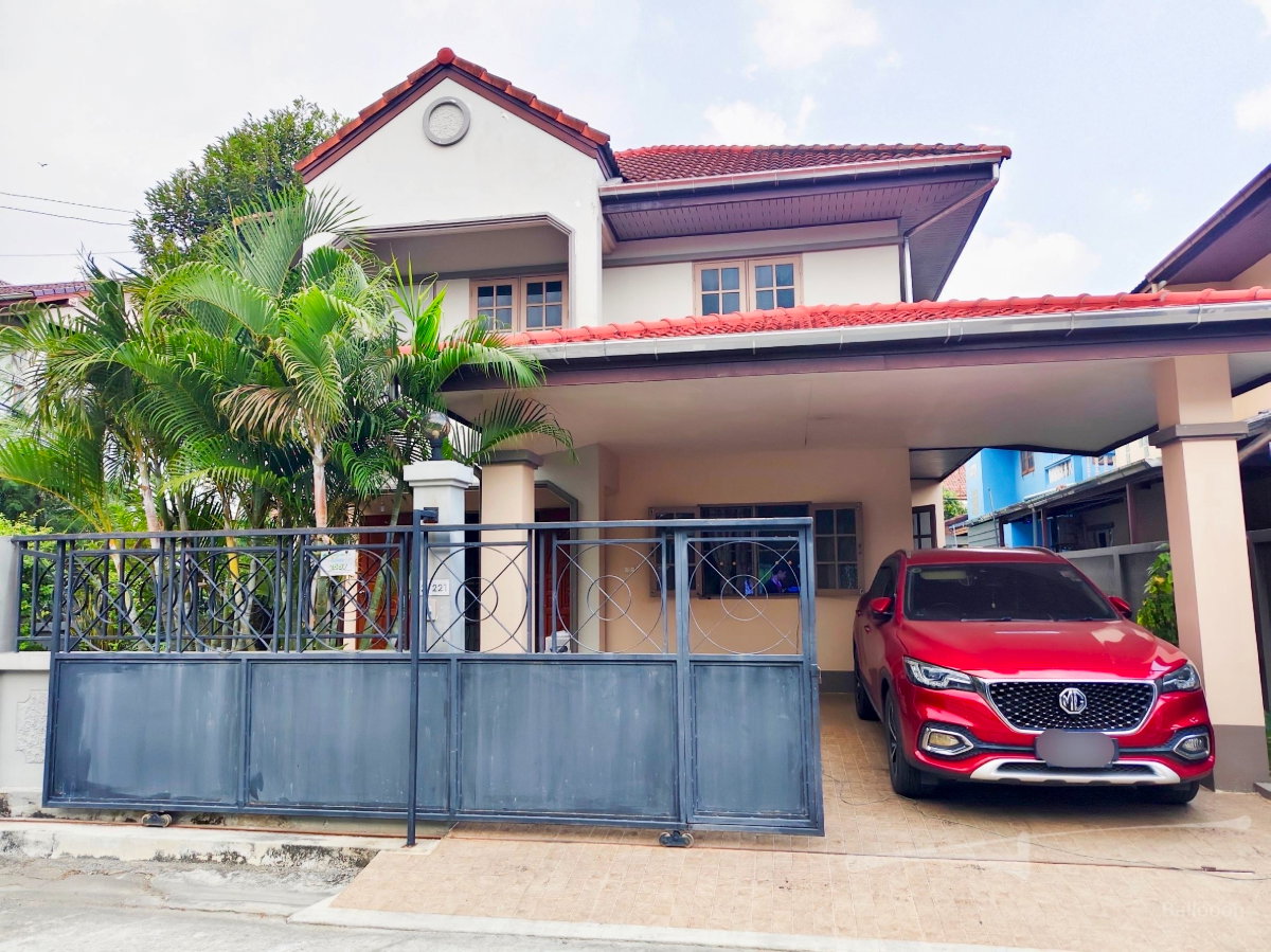 รูป ขายบ้านเดี่ยว 2 ชั้น ทำเลดี ติดถนนนิมิตใหม่ หมู่บ้านพนาสนธิ์การ์เด้นโฮม4 เนื้อที่ 55.9 ตร.ว หลังมุม บ้านสวย สงบ ร่มรื่น ติดถนนนิมิตใหม่ เดินทางสะดวก - รูปที่ 5/5