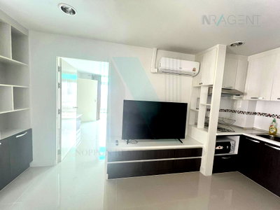 คอนโดให้เช่า : 🚩 ให้เช่าคอนโด เดอะ เพลน เนอรี่ สาทร อาคาร 1 ชั้น 8 1 ห้องนอน ขนาด 58 ตรม ใกล้ โรงเรียนอัสสัมชัญ