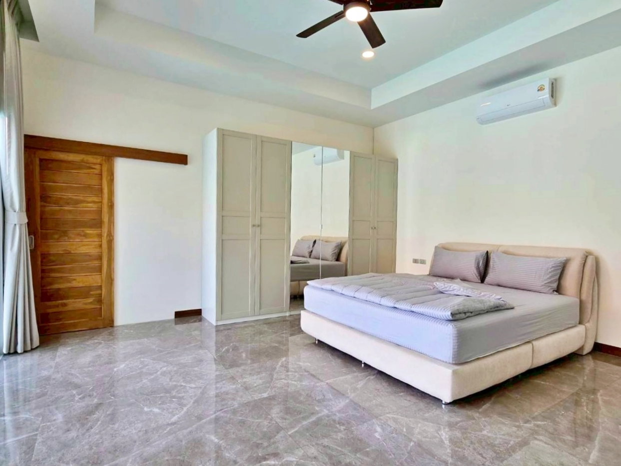 รูป Modern Pool Villa for Sale Near Mabprachan East Pattaya - รูปที่ 12/17